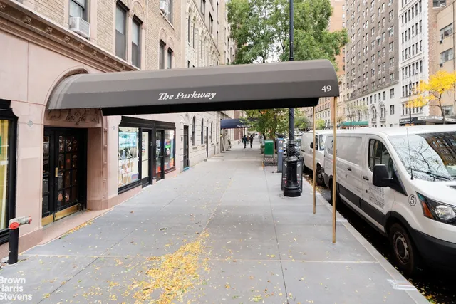 $715,000 | 49 West 72nd Street, Unit 5C | Upper West Side