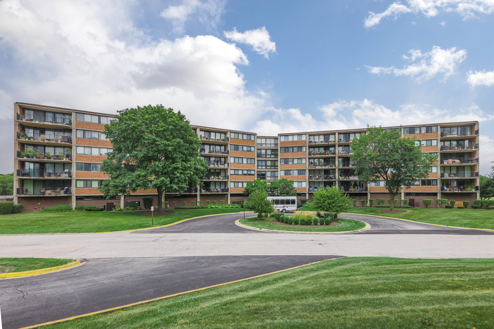 a view of a big room with a big yard and plants