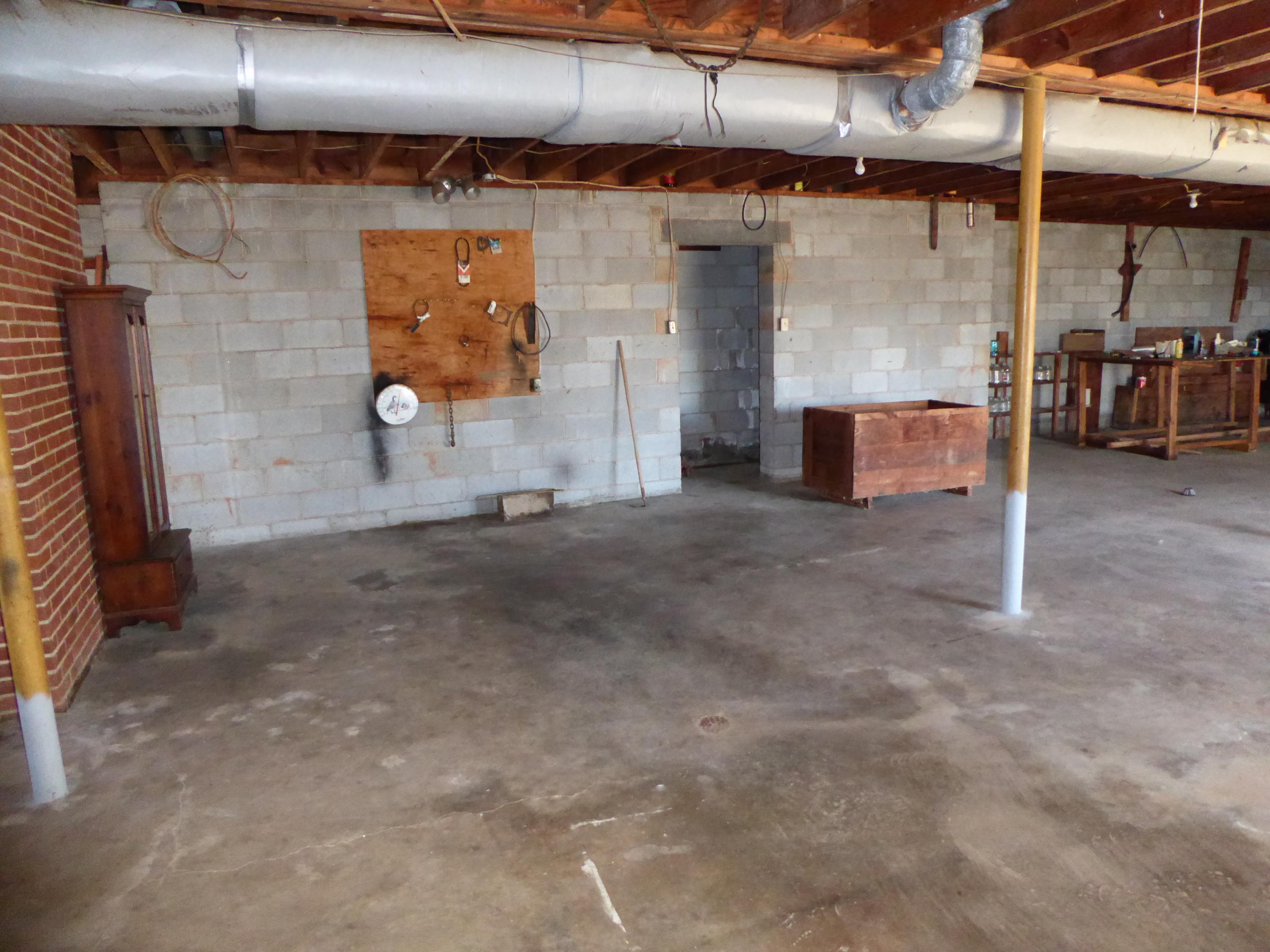 1122 Fairfield Road Henry, VA 24102 - Photo 26 of 34 21 Lower Level
