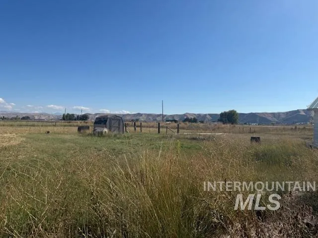 $399,000 | 2900 West Sales Yard Road, Emmett, ID 83617