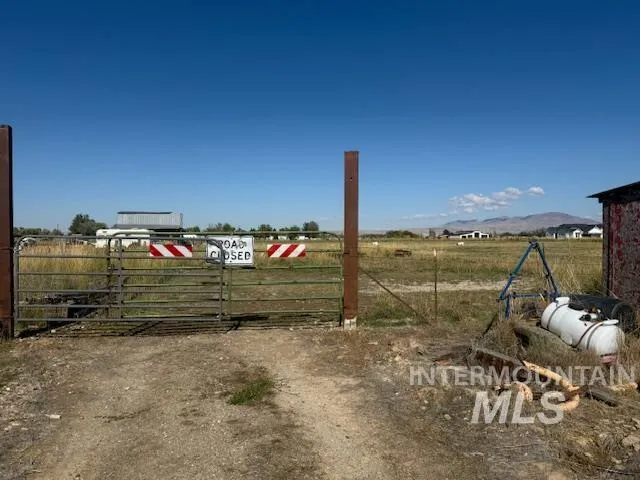 $399,000 | 2900 West Sales Yard Road, Emmett, ID 83617