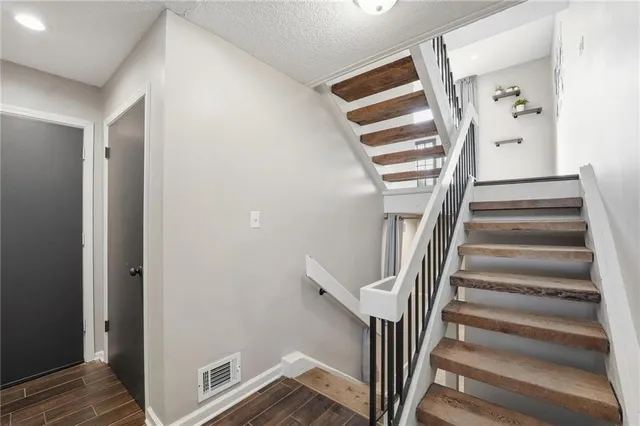 $239,900 | 10132 Locust Street, Kansas City, MO 64131