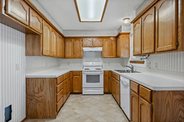 $649,000 | 10706 Creek View Drive, Austin, TX 78748