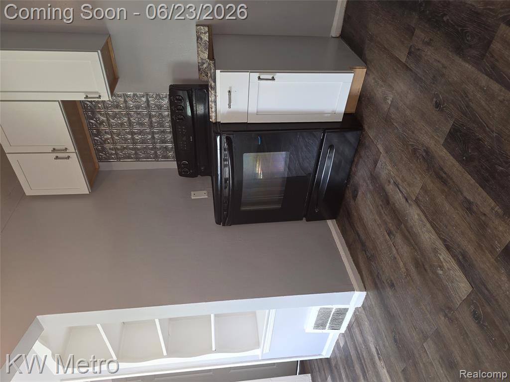 19350 Huntington Road Detroit, MI 48219 - Photo 5 of 16