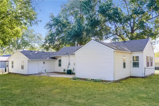 $2,165 | 8524 West 86th Street, Overland Park, KS 66212