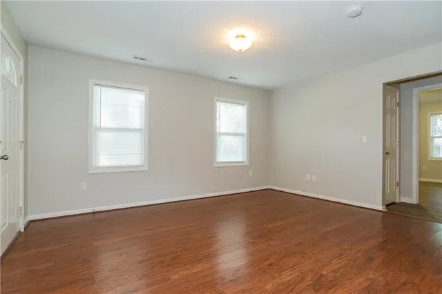 $2,165 | 8524 West 86th Street, Overland Park, KS 66212