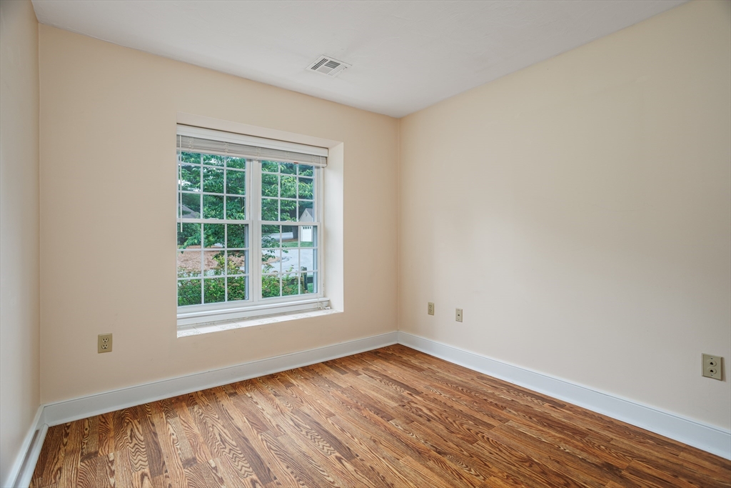 212 Ridgefield Circle, Unit 212B Clinton, MA 01510 - Photo 20 of 42