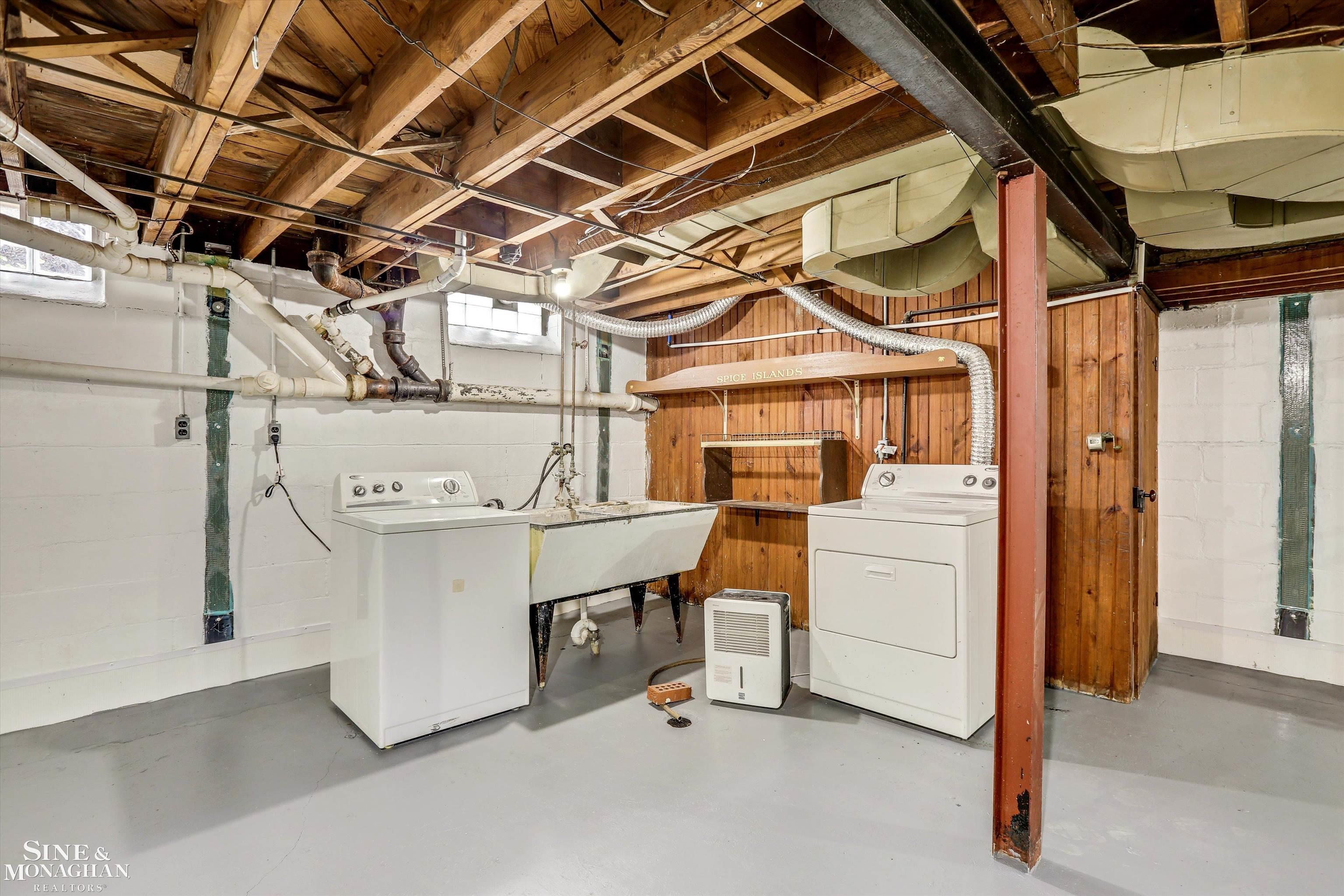 1466 Hampton Road Grosse Pointe Woods, MI 48236 - Photo 23 of 31
