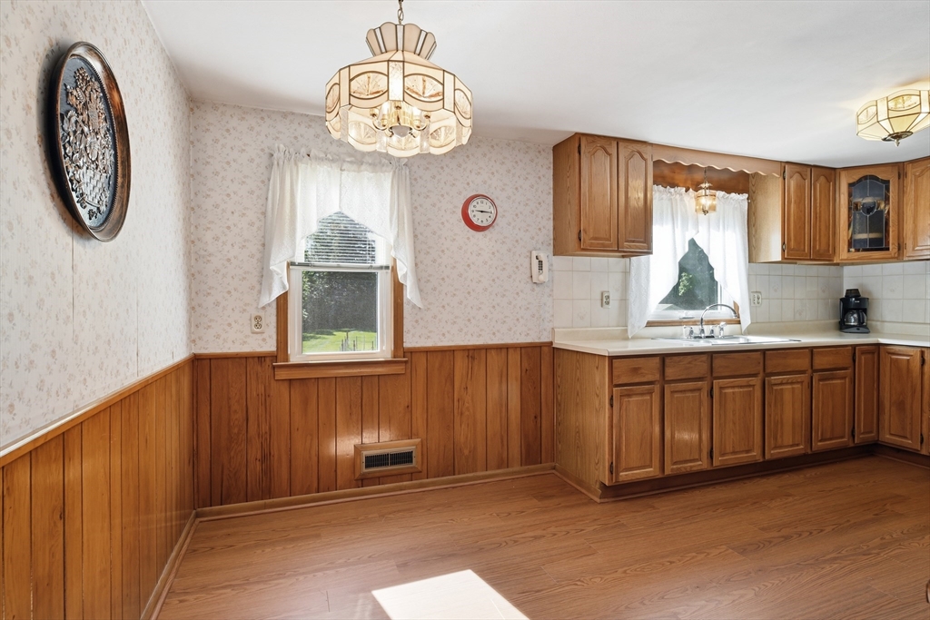 315 Porter Road East Longmeadow, MA 01028 - Photo 22 of 39