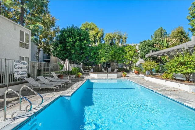 $500,000 | 20134 Leadwell Street, Unit 218, Winnetka, CA 91306