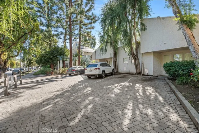 $500,000 | 20134 Leadwell Street, Unit 218, Winnetka, CA 91306