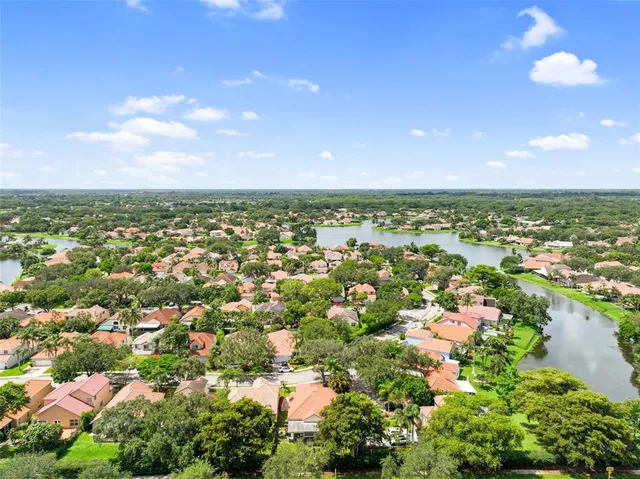 $659,900 | 2687 Oak Park Circle, Davie, FL 33328