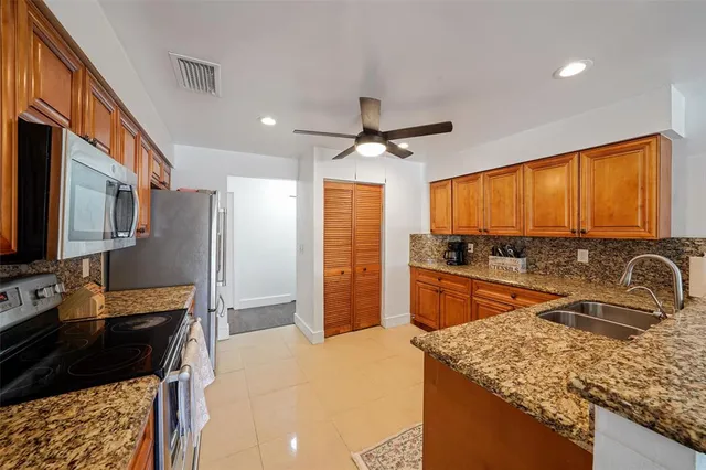 $659,900 | 2687 Oak Park Circle, Davie, FL 33328