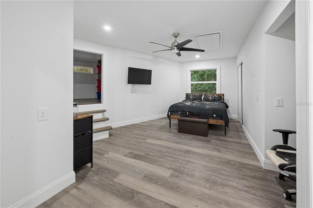 1353 Chatauqua Way Keystone Heights, FL 32656 - Photo 36 of 60 a living room with furniture and a window