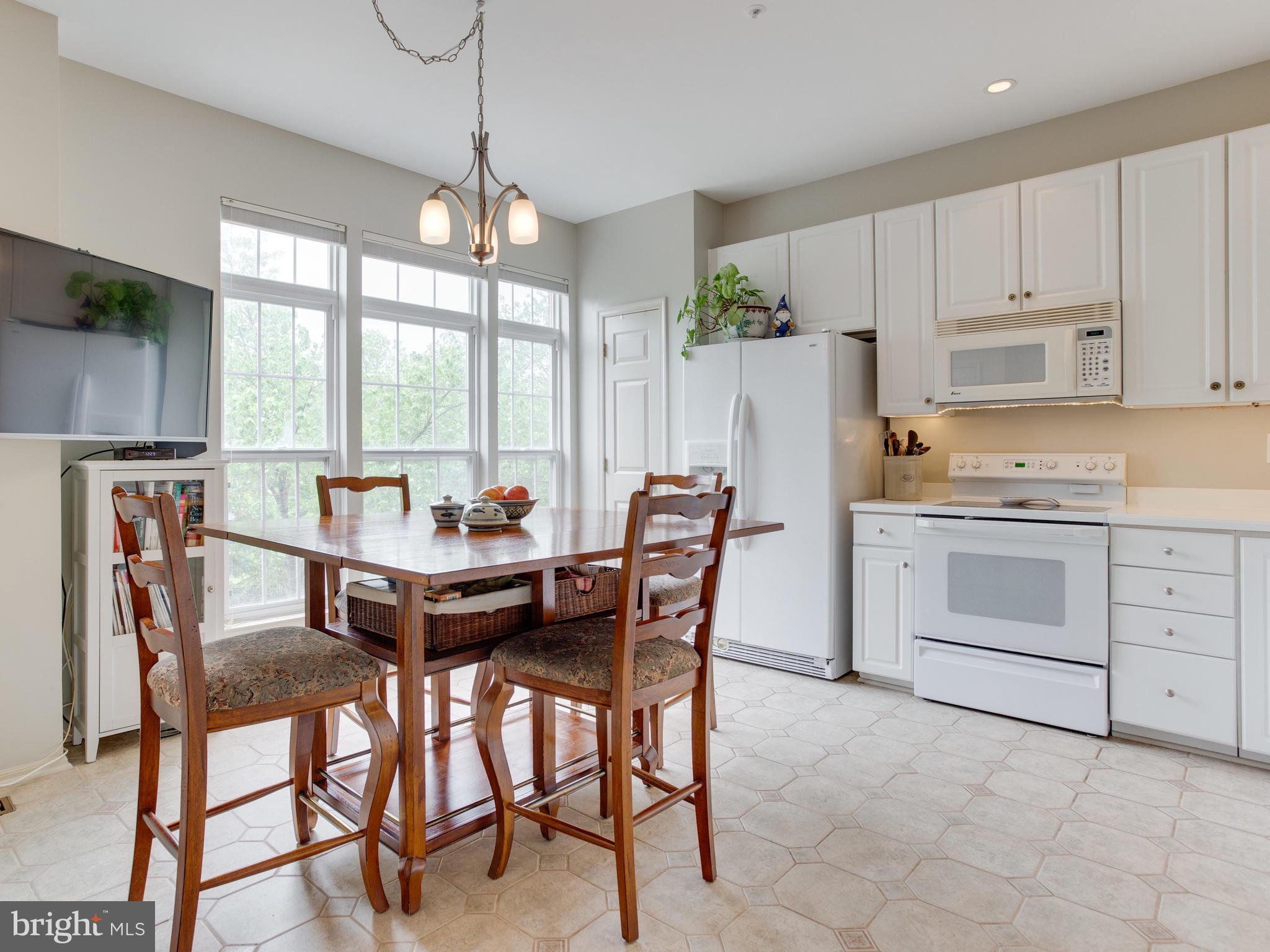 3703 Glebe Meadow Way Edgewater, MD 21037 - Photo 9 of 45 Eat-In kitchen