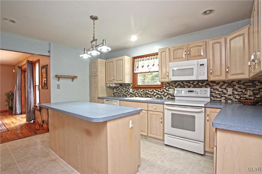 5077 Pine Ridge Road East Stroudsburg, PA 18302 - Photo 13 of 27 Gallery Image 13