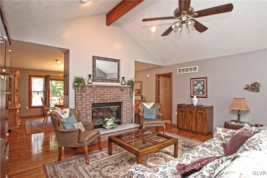 5077 Pine Ridge Road East Stroudsburg, PA 18302 - Photo 4 of 27 Gallery Image 4