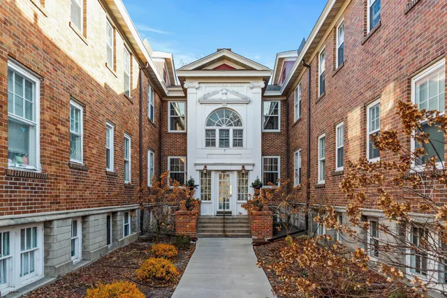 $104,900 | 3909 Aldrich Avenue South, Unit 3, Minneapolis, MN 55409