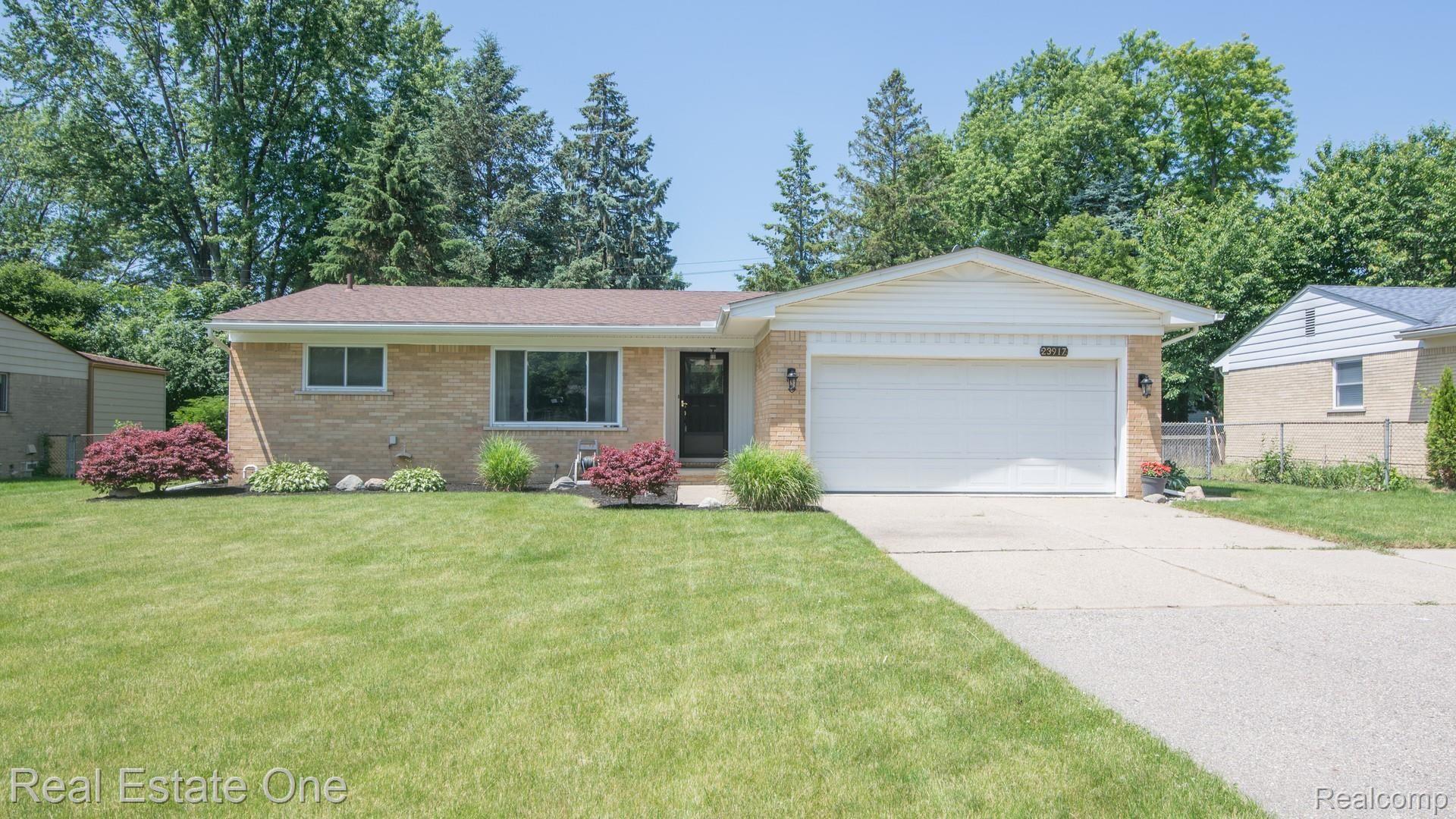 23917 Meadowbrook Road Novi, MI 48375 - Photo 2 of 32 000_25.jpg