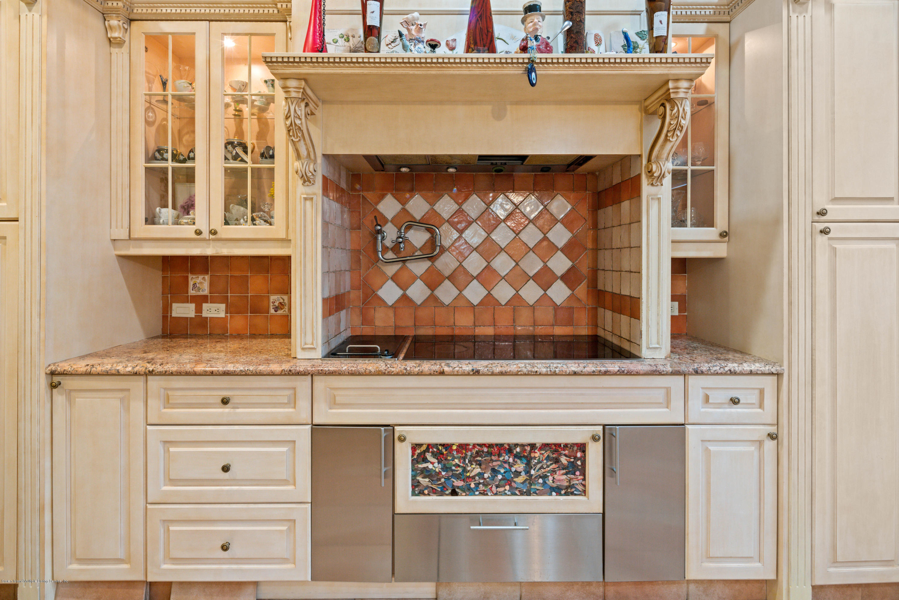163 4 Corners Road Staten Island, NY 10304 - Photo 12 of 37 Kitchen