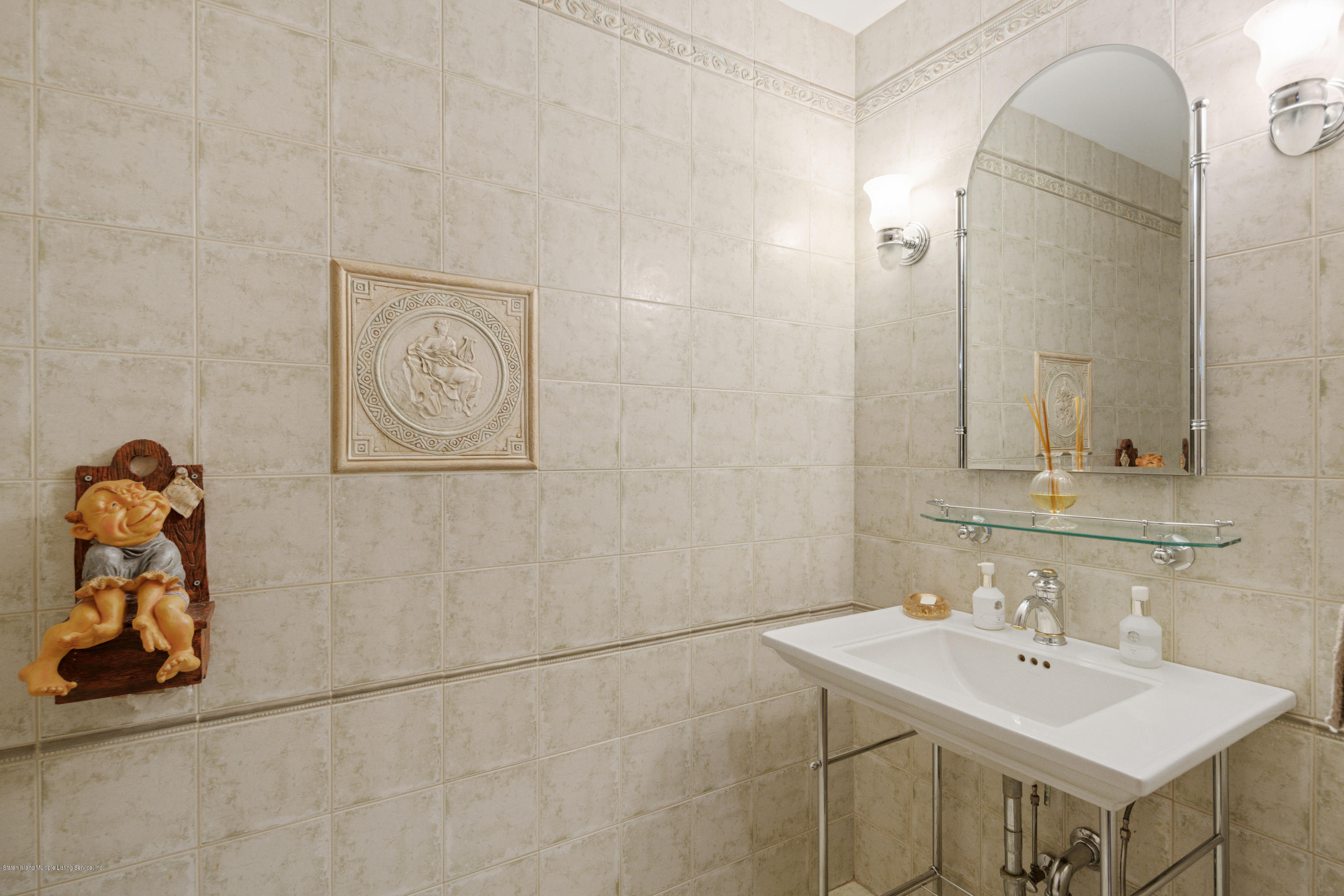 163 4 Corners Road Staten Island, NY 10304 - Photo 19 of 37 Powder Room