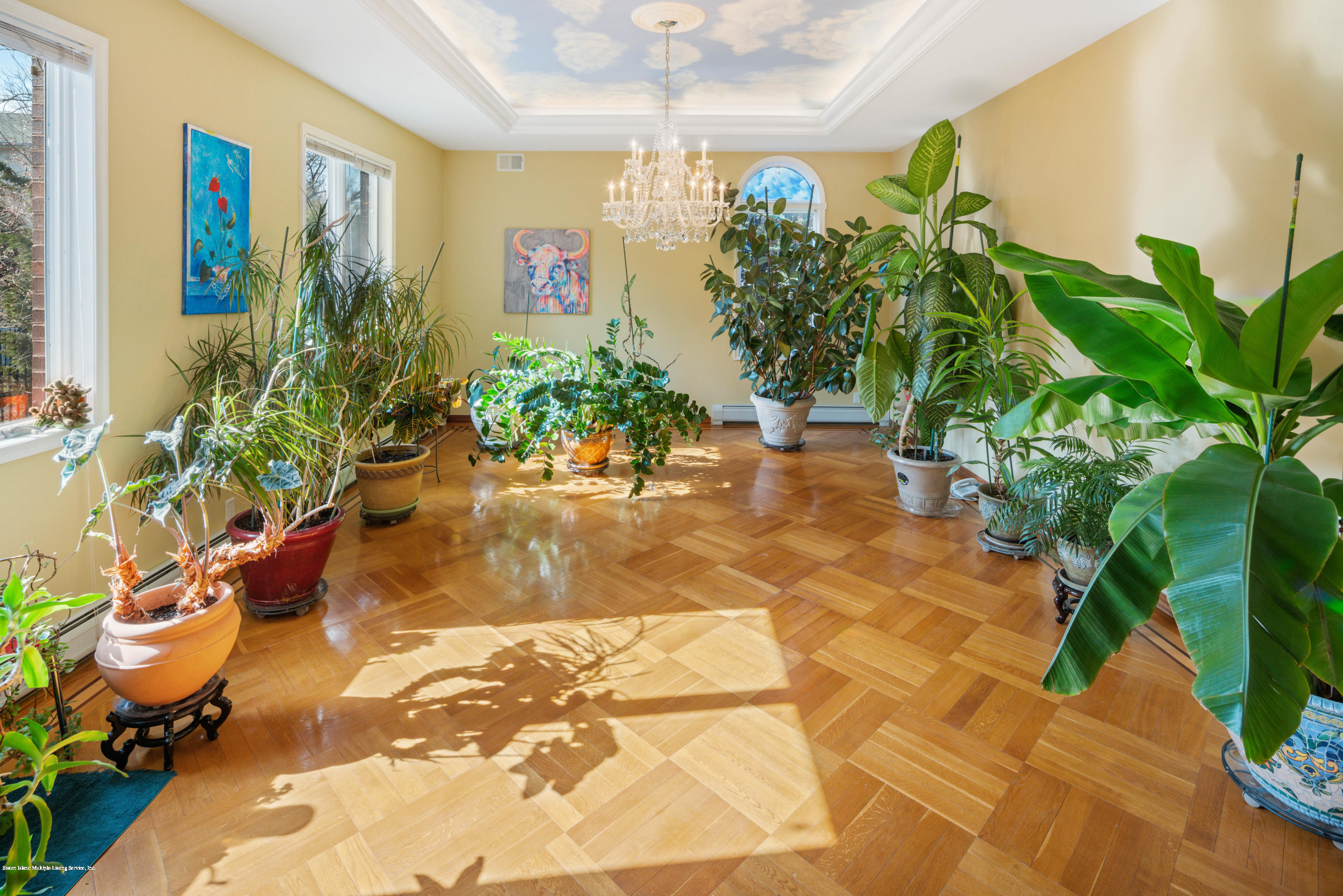 163 4 Corners Road Staten Island, NY 10304 - Photo 7 of 37 Living Room