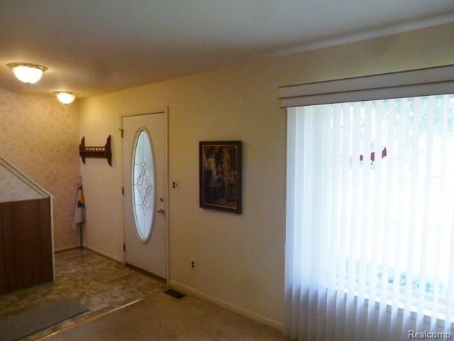 18607 Bittersweet Road Fraser, MI 48026 - Photo 4 of 15 P1060166.jpg