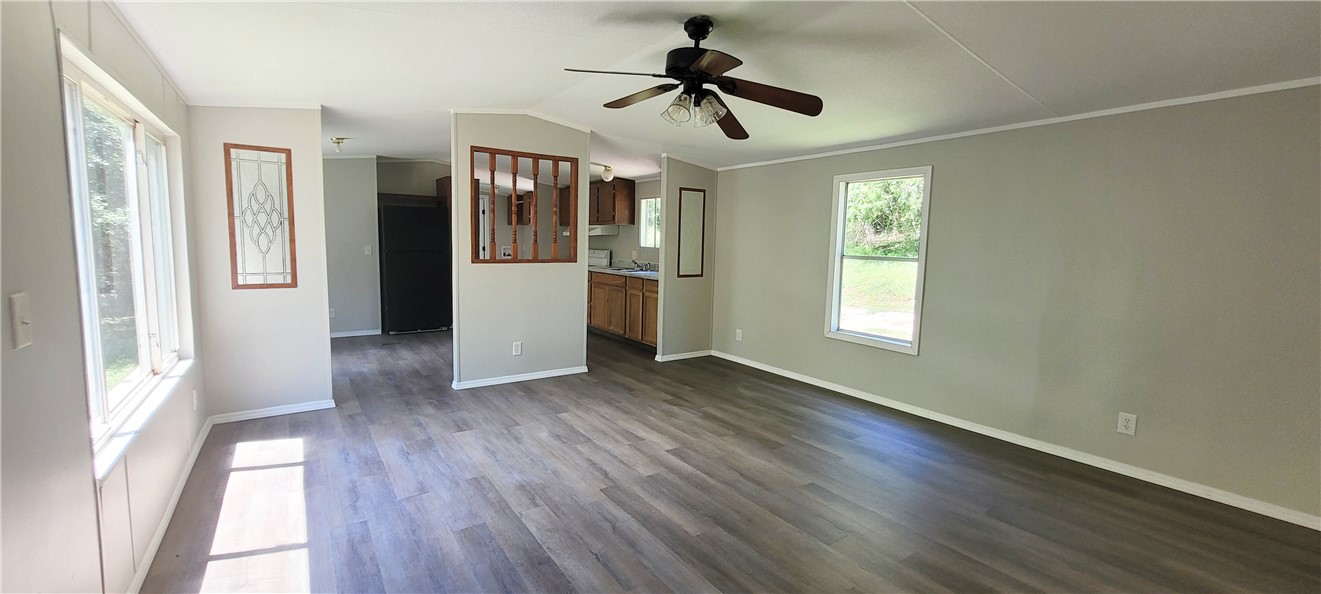 106 Walker Way Drive Seneca, SC 29672 - Photo 3 of 16 Living Room