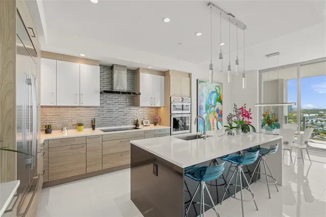 $1,795,000 | 1155 North Gulfstream Avenue, Unit 708, Sarasota, FL 34236