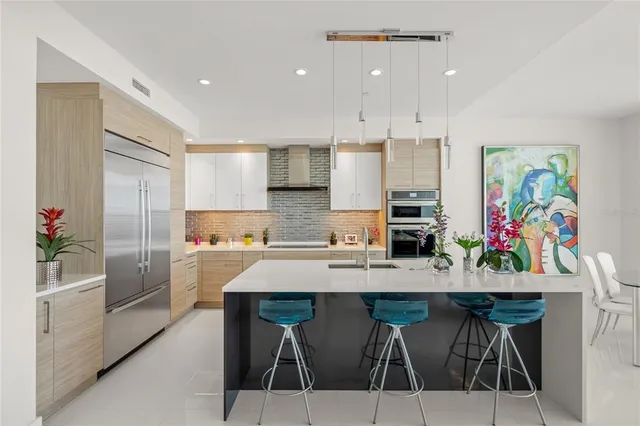 $1,795,000 | 1155 North Gulfstream Avenue, Unit 708, Sarasota, FL 34236