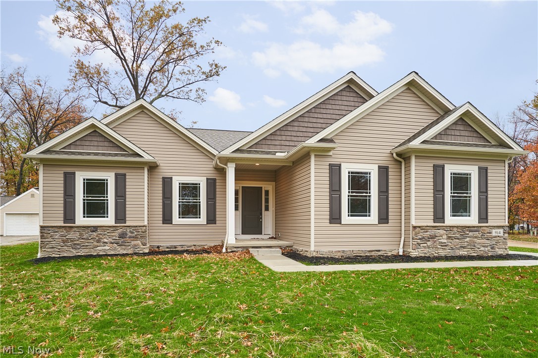 914 Lloyd Road Wickliffe, OH 44092 - Photo 1 of 26 Gallery Image 1