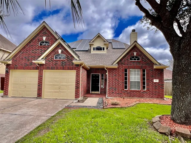 a view of an empty room with a kitchen and a kitchen