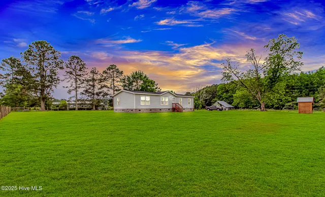 $259,900 | 198 Kinlaw Drive, Tabor City, NC 28463