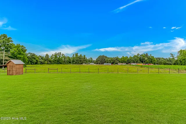 $259,900 | 198 Kinlaw Drive, Tabor City, NC 28463