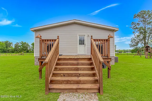 $259,900 | 198 Kinlaw Drive, Tabor City, NC 28463