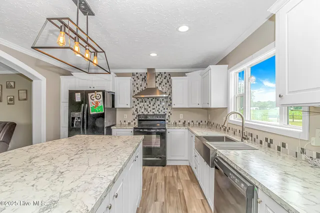 $259,900 | 198 Kinlaw Drive, Tabor City, NC 28463