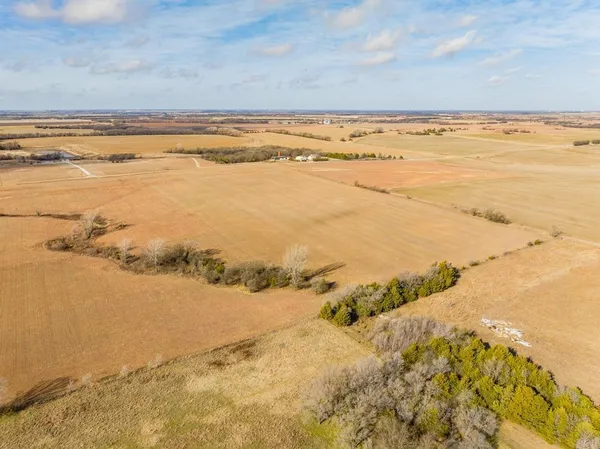 $135,000 | 14500 51st Road, Winfield, KS 67156