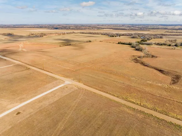 $135,000 | 14500 51st Road, Winfield, KS 67156