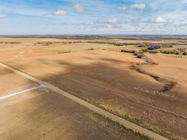 $135,000 | 14500 51st Road, Winfield, KS 67156
