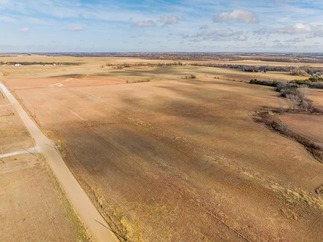 $135,000 | 14500 51st Road, Winfield, KS 67156