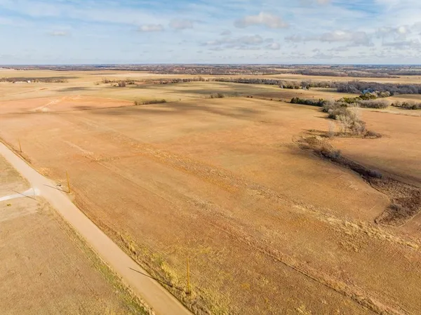 $135,000 | 14500 51st Road, Winfield, KS 67156