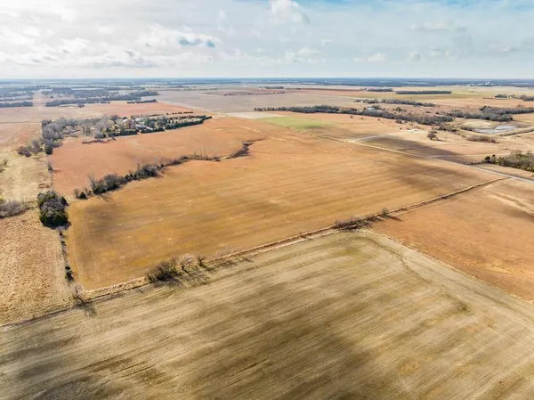 $135,000 | 14500 51st Road, Winfield, KS 67156