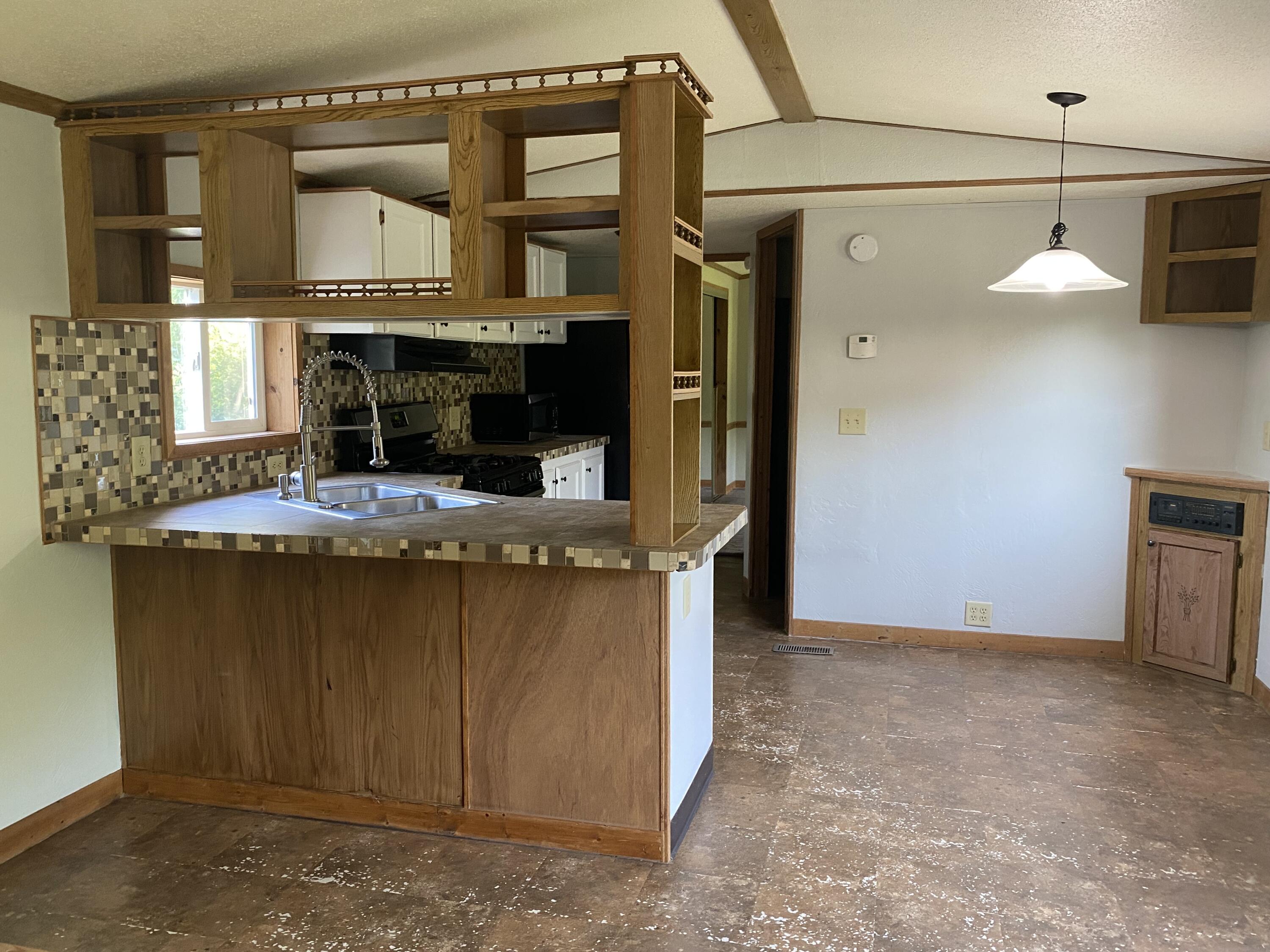 1979 West Riverside Drive Ionia, MI 48846 - Photo 8 of 14 IMG_6499