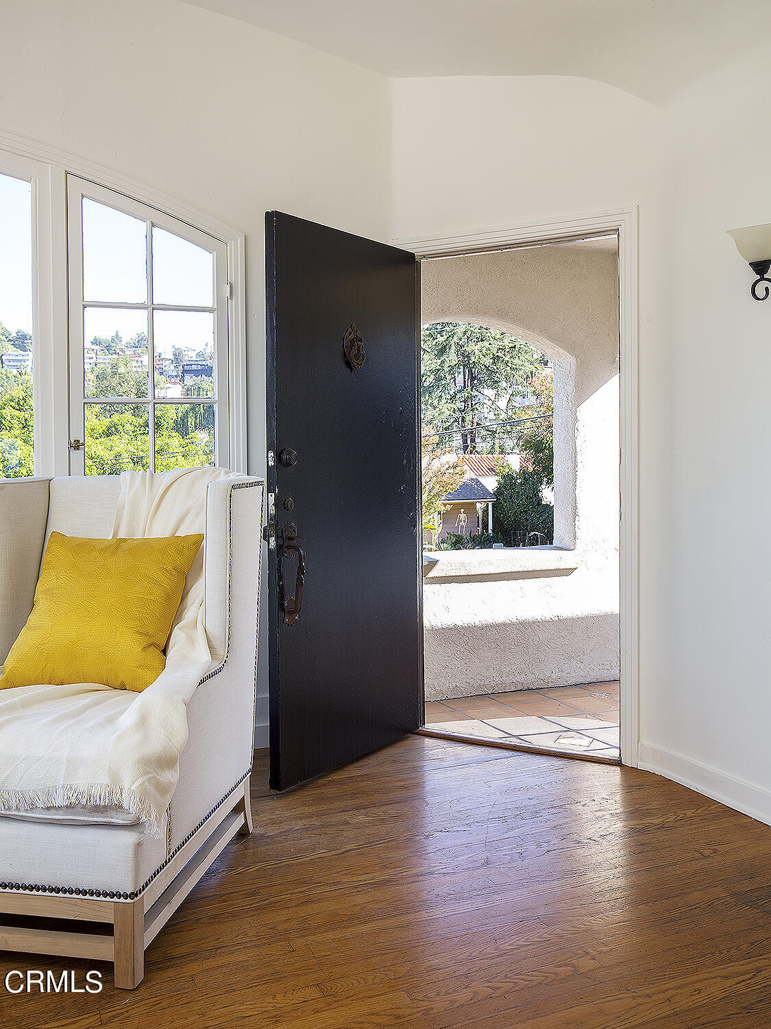 1273 Crescent Drive Glendale, CA 91205 - Photo 5 of 34 a bedroom with a bed and a large window