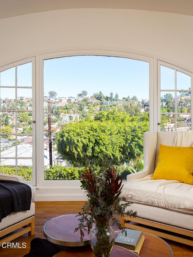 1273 Crescent Drive Glendale, CA 91205 - Photo 9 of 34 a living room with furniture and a potted plant