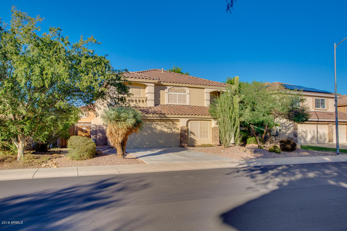 15808 West Calavar Road Surprise, AZ 85379 - Photo 4 of 50 04-Calavar