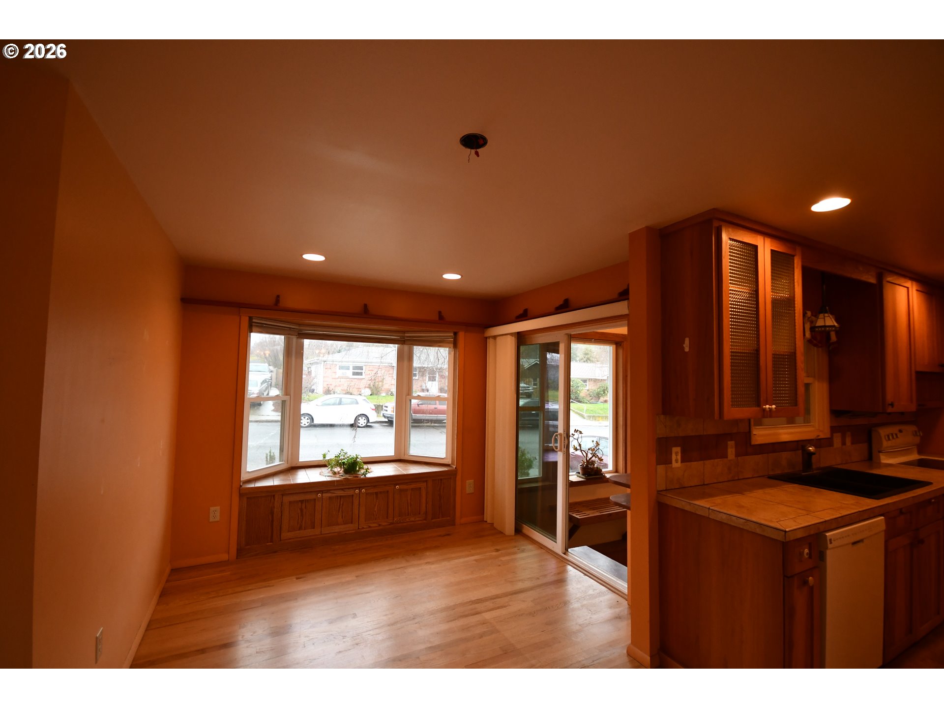 731 East 19th Street The Dalles, OR 97058 - Photo 21 of 42 a kitchen with sink and window