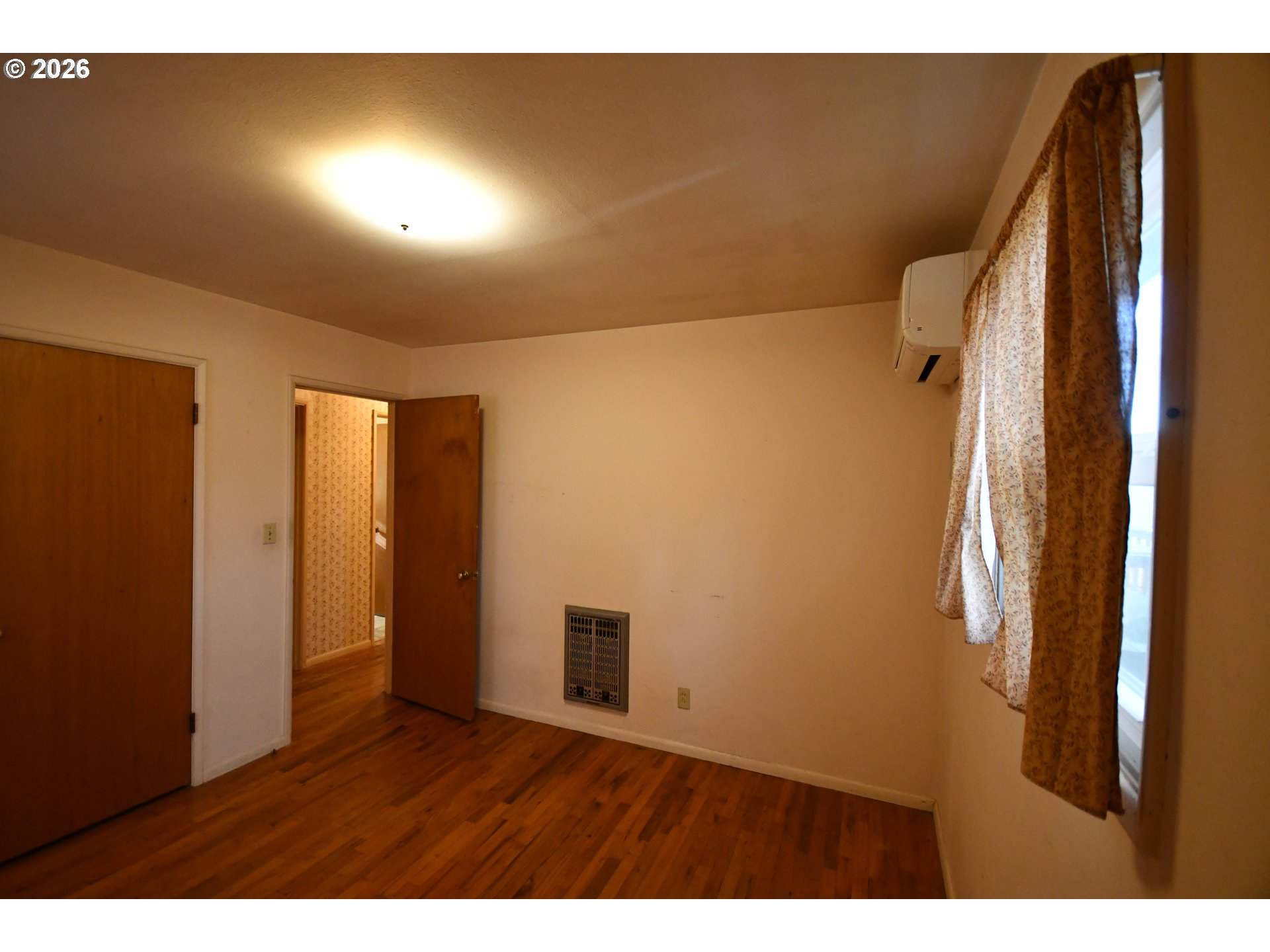 731 East 19th Street The Dalles, OR 97058 - Photo 28 of 42 a view of hallway with stairs
