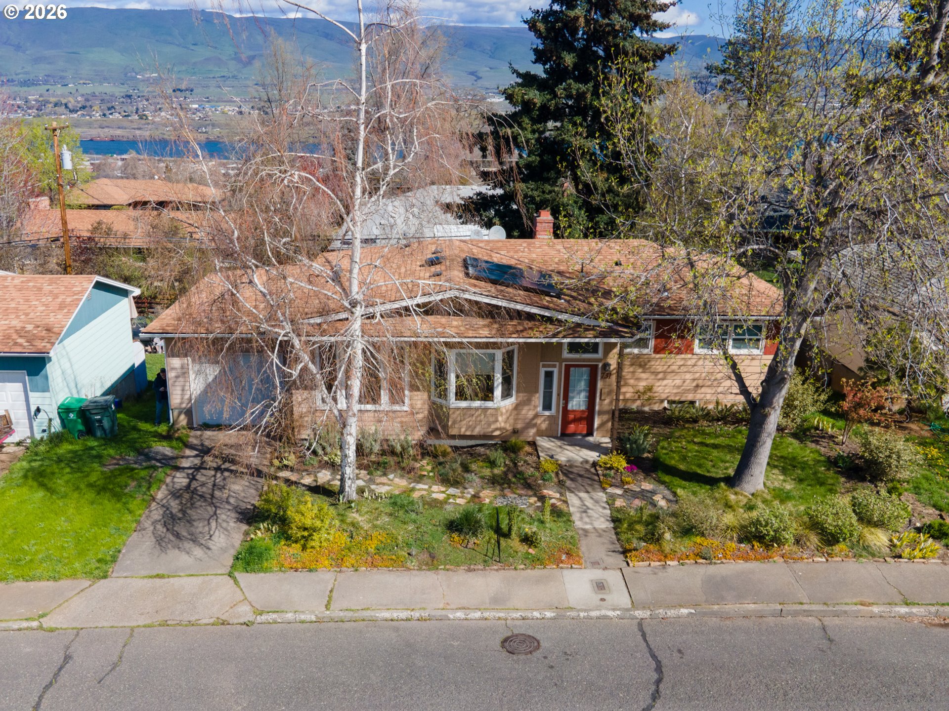 731 East 19th Street The Dalles, OR 97058 - Photo 44 of 46 an aerial view of a house with a garden