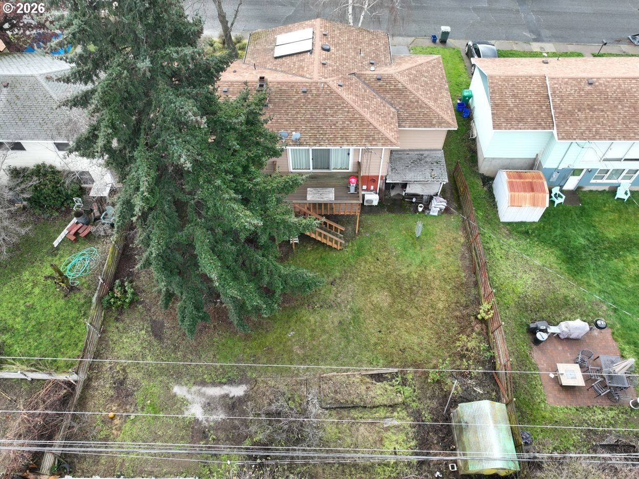 731 East 19th Street The Dalles, OR 97058 - Photo 6 of 42 a aerial view of a house with garden space and lake view